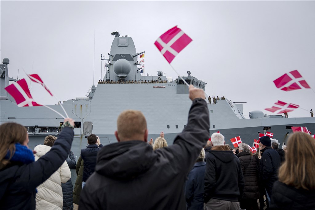 NAVO kijkt met spanning uit naar eerste bezoek Amerikaanse